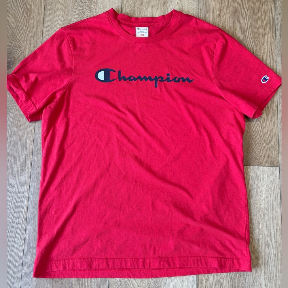 Champion Red Script Logo T-Shirt Men’s Large Short Sleeve Crewneck